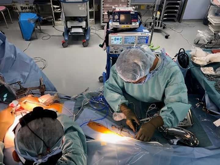 切開している画像